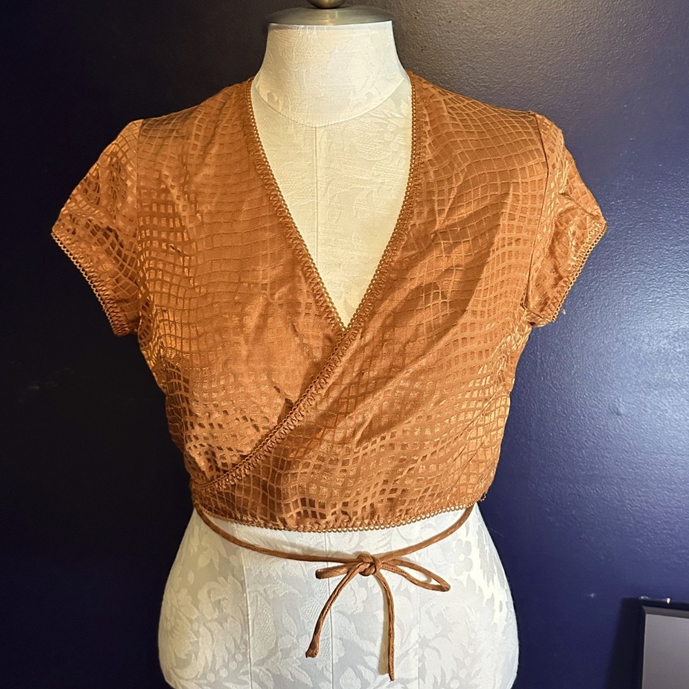 ASTR the Label Rust Wrap Crop Top Tie Waist Large